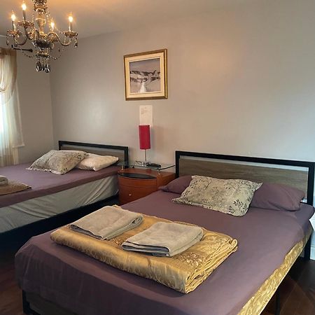 Self Service Small Breakfast, 2 Double Beds Private Room مونتريال المظهر الخارجي الصورة