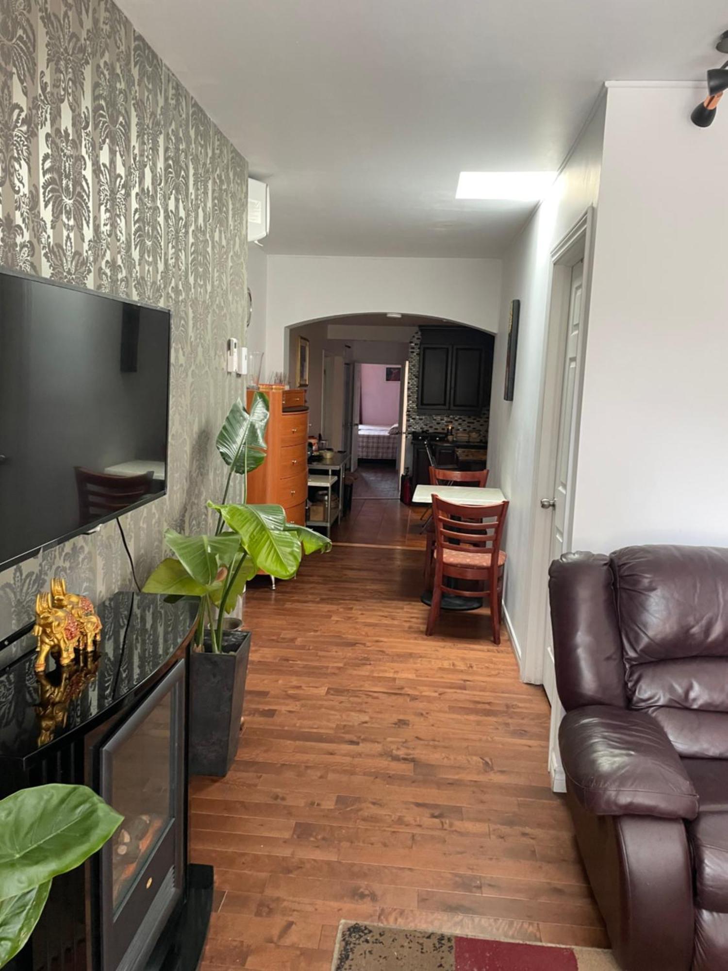 Self Service Small Breakfast, 2 Double Beds Private Room مونتريال المظهر الخارجي الصورة
