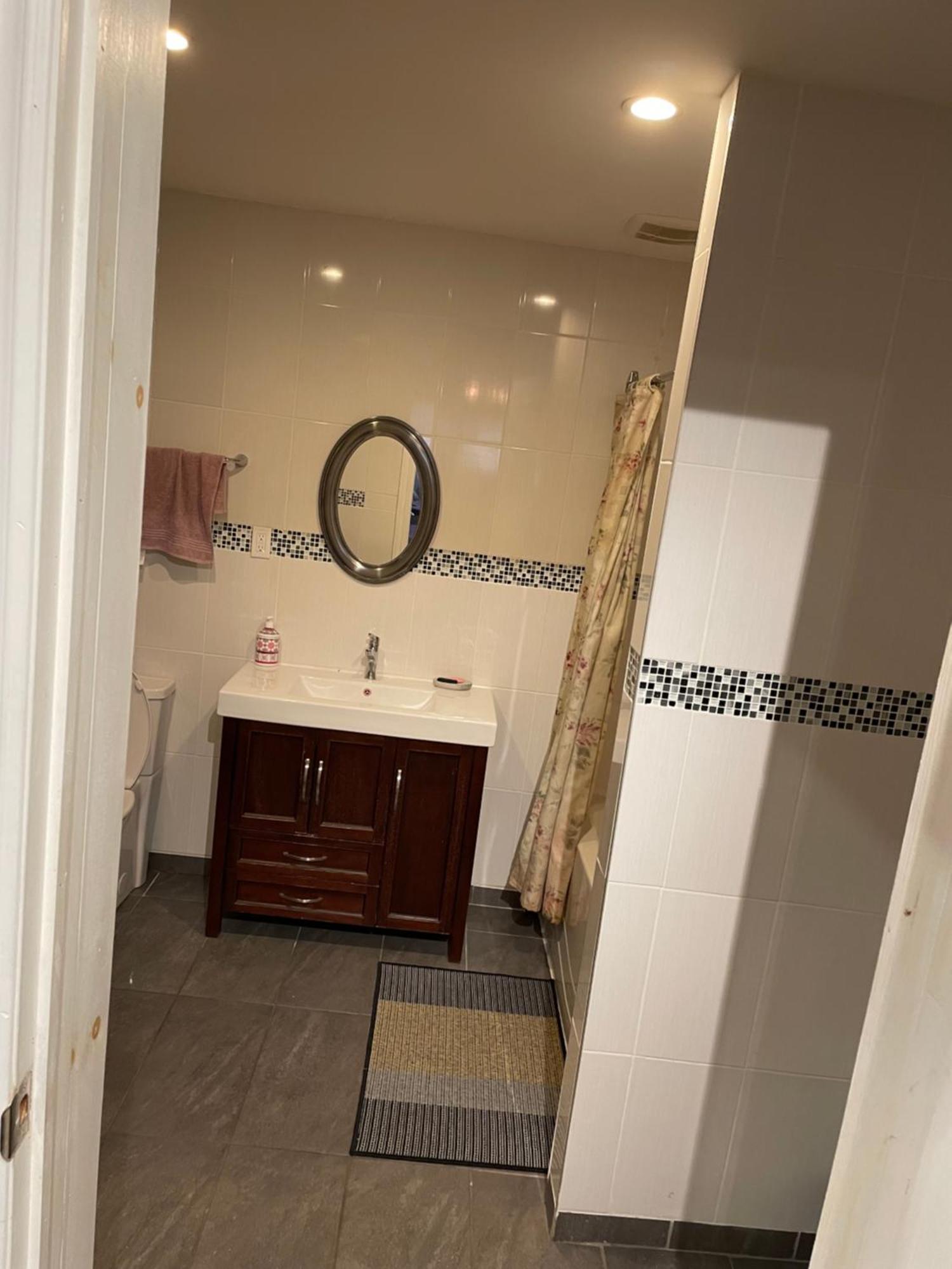 Self Service Small Breakfast, 2 Double Beds Private Room مونتريال المظهر الخارجي الصورة