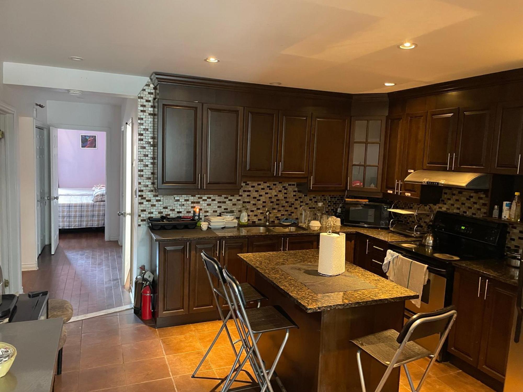 Self Service Small Breakfast, 2 Double Beds Private Room مونتريال المظهر الخارجي الصورة